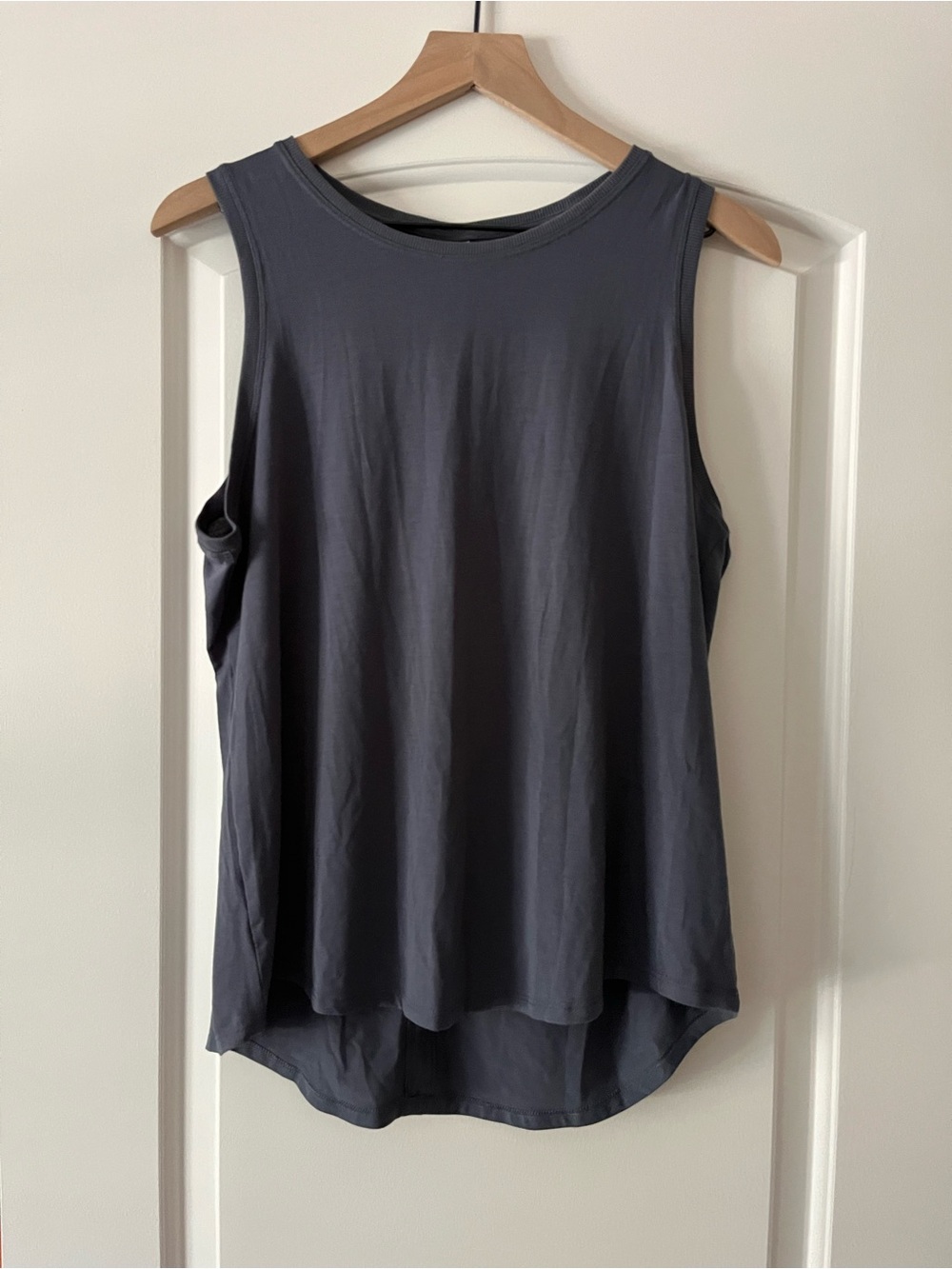 Athleta Women’s Sleeveless Workout Tank Top - Dark Gray size Large